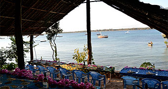 Coral Spirit Cottages & Restaurant