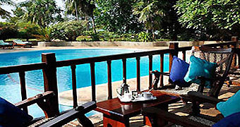 Flamboyant Beachfront House 