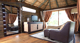 Mivumo River Lodge Room