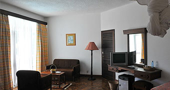 Travellers Beach Hotel 