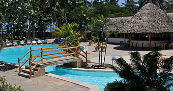 Travellers Beach Hotel 