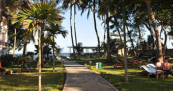 Travellers Beach Hotel 