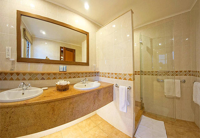 kilaguni-serena-safari-lodge-bath-shower Kilaguni Serena Safari Lodge