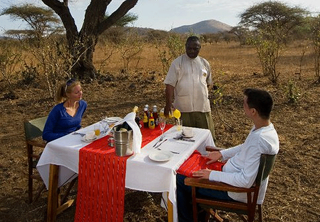 kitani-bandas-tsavo-west-national-park-bush-meals-at-severin-safari-lodge Kitani Bandas Tsavo West National Park