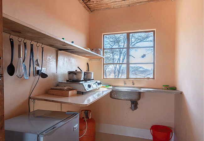 kitani-bandas-tsavo-west-national-park-kenya-kitchenette Kitani Bandas Tsavo West National Park