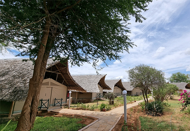 man-eaters-lodge -tsavo-national-park-has-en-suite-family-friendly-tents-with-king-size-double-beds-and-a-single-bed-ideal-for-small-families Man Eaters Lodge Tsavo West National Park