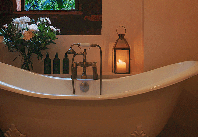 mukima-manor-laikipia-rooms-include-elegant-freestanding-baths-or-deep-soaking-tubs Mukima Manor Boutique Hotel & Nature Sanctuary