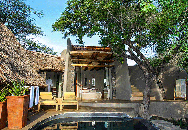 ol-donyo-lodge-chyulu-hills-in-kenya-offering-horseback-safaris,-mountain-bikes,-open-vehicles-and-guided-walking-safari-experiences Ol Donyo Lodge Chyulu Hills Kenya Safari