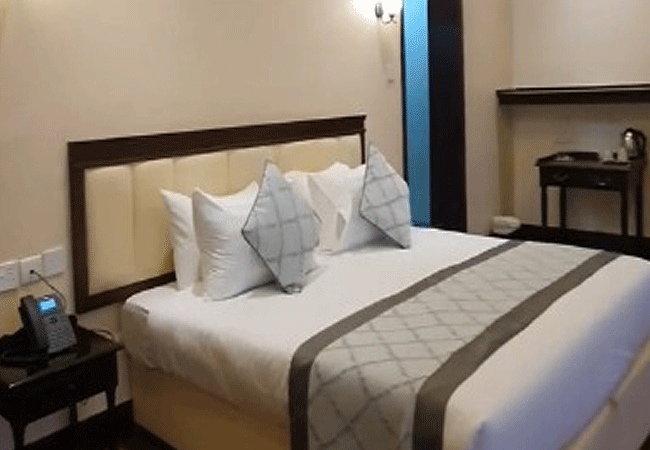 outspan-hotel-nyeri-double-room Outspan Hotel Nyeri