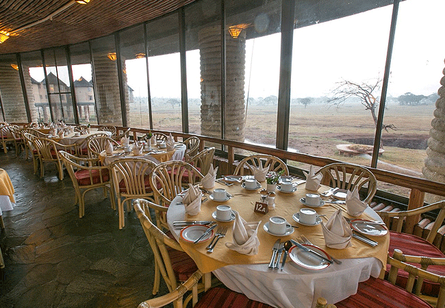 salt-lick-safari-lodge-main-restaurant-with-a-capacity-of-150-people Salt Lick Safari Lodge