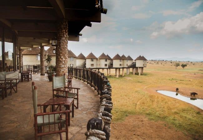 salt-lick-safari-lodge-waterhole-view-point Salt Lick Safari Lodge