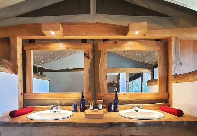 shompole-wilderness-camp-luxury-safari-tents-with-wash-basin-shower Shompole Wilderness Camp
