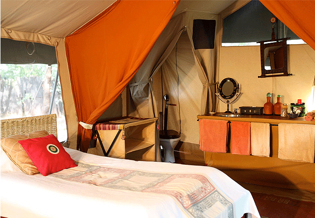 shompole-wilderness-camp-tents-and-en-suite-bathroom-with-flushing-toilet-and-flowing-water Shompole Wilderness Camp
