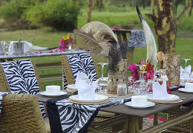 swara-plains-wildlife-conservancy-2-days-1-night-holiday-eland-outdoor-dining Swara Plains Wildlife Conservancy 2 Days 1 Night Holiday