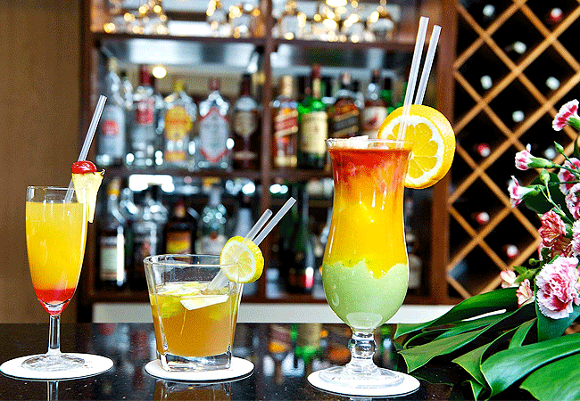 treetops-lodge-aberdare-national-park-bar Treetops Lodge Tree Hotel