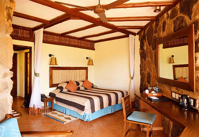 tsavo-west-national-park-2-days-1-night-safari-kilaguni-serena-safari-lodge Tsavo West National Park 2 Days 1 Night Safari