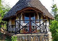 Zomeni Lion Hill Lodge – Tsavo East National Park