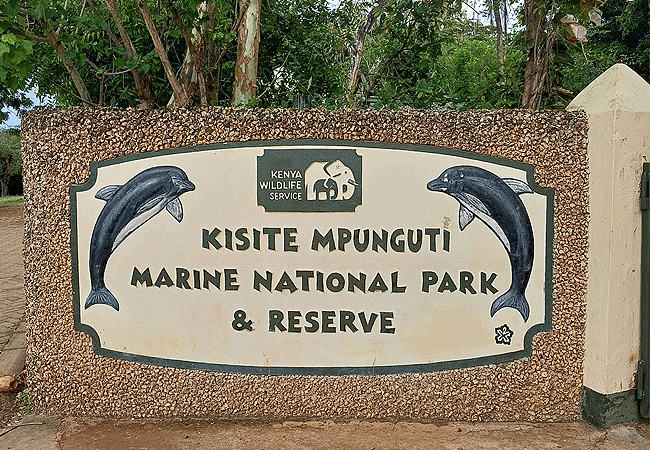 4 Days Mombasa Boat Tour Diani Chale Funzi Kisite Wasini