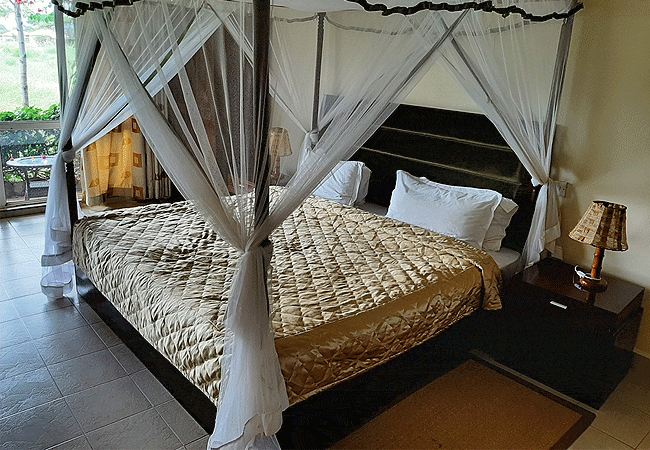 aa-lodge-amboseli-national-park-offers-a-choice-of-2-single-beds-or-1-double-bed-and-1-queen-bed AA Lodge Amboseli National Park Kenya Safari