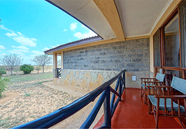 ashnil-aruba-lodge-tsavo-east-national-park-rooms-with-a-view-of-the-savannah Ashnil Aruba Lodge Tsavo