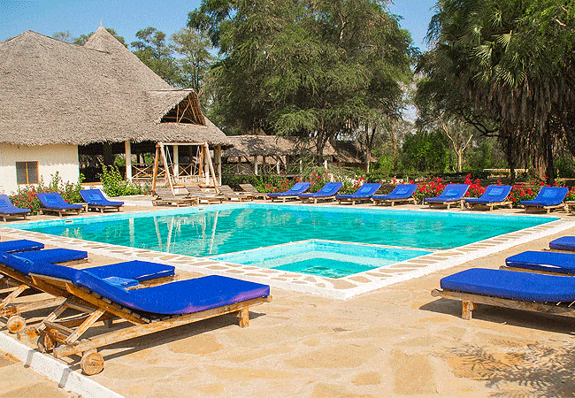 doa-doa-safari-camp-tsavp-east-national-park-outdoo-r swimming-pool-where-guests-can-relax-and-have-a-dip-in-the-hot-tsavo-afternoon Doa Doa Safari Camp Tsavo East National Park Kenya