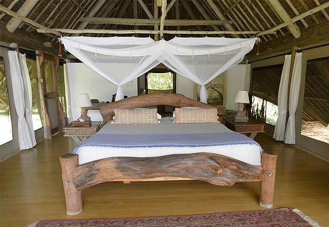 galdessa-camp-tsavo-east-national-park-11- comfortable-and-spacious-thatched-and-semi-tented-bungalows-on-wooden-platforms-each-with-an-en-suite-bathroom-and-private- veranda Galdessa Camp Tsavo East National Park