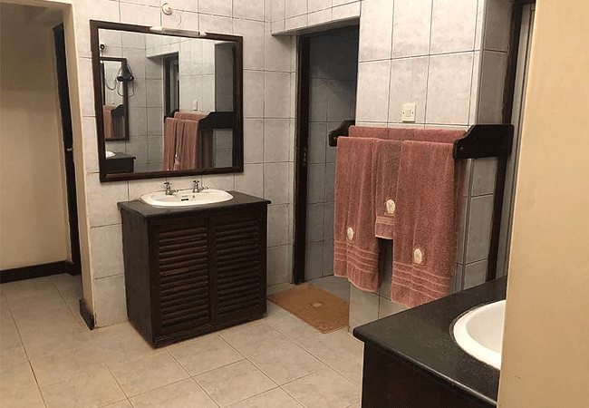 impala-safari-lodge-voi-cottage-room-bathroom Impala Safari Lodge Voi