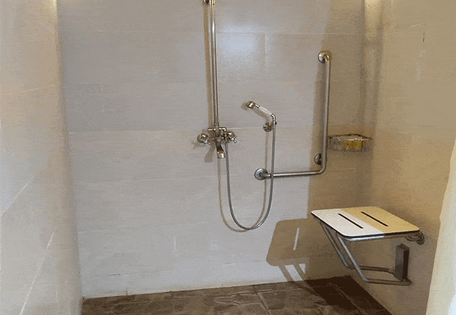 loyk-mara-camp-hot-shower -facilities-for-the-guests-with-disabilities Loyk Mara Camp