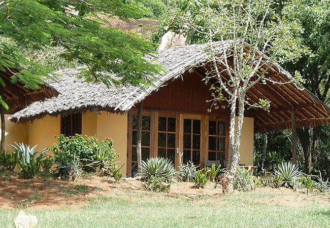 rock-side-camp-voi-tsavo-east-national-park-main-house Rock Side Camp Voi