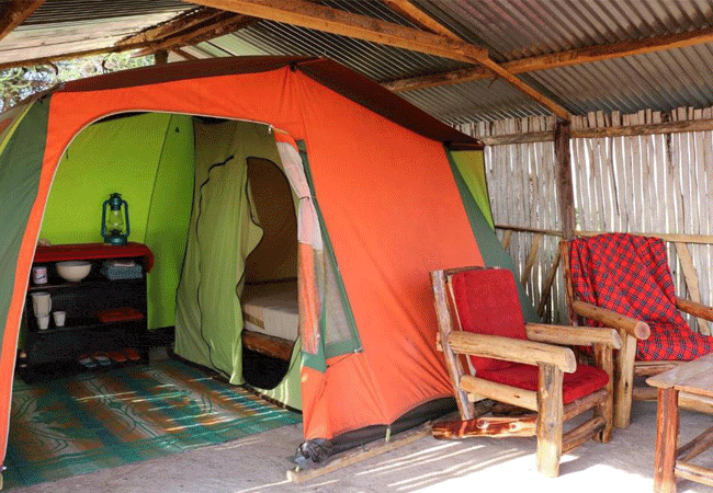 we4-kenya-guesthouses-amboseli-and-campsite-camping-tents-are-equipped-with-mattress-pillows-blankets-and-bed-linen-and-all-have-a-kilimanjaro-view