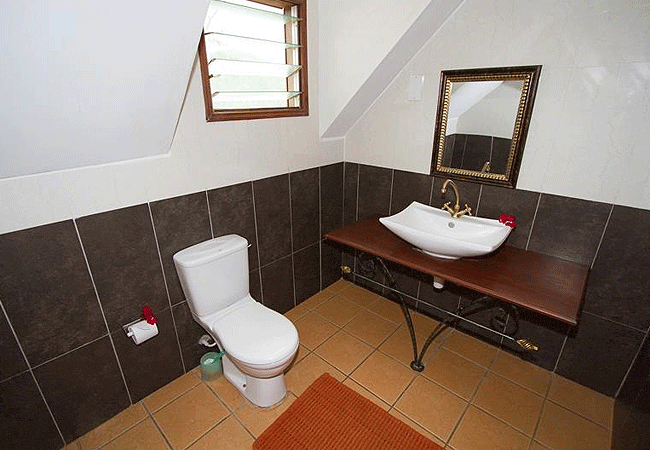 zomeni-lion-hill-lodge-tsavo-east-national-park-len-suite-bathrooms-with-flush-toilets-and-showers-in-the-rooms Zomeni Lion Hill Lodge Tsavo East National Park
