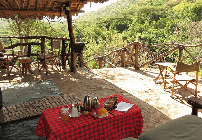 sabache-camp-samburu-restaurant-serves-traditional-african-and-european-meals Sabache Camp Samburu National Reserve Kenya