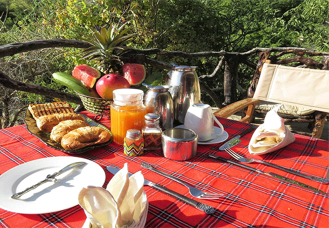 sabache-camp-samburu-safari-breakfast Sabache Camp Samburu National Reserve Kenya