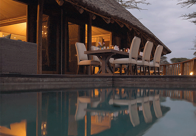 finch-hattons-camp-presidential-suite-tsavo-west-national-park-dining-by-the-pool Finch Hattons Camp Presidential Suite