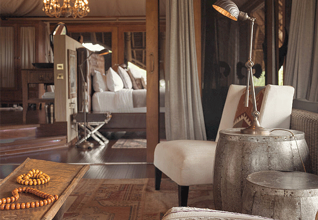 finch-hattons-camp-presidential-suite-tsavo-west-national-park-has-a-sitting room with a guest toilet Finch Hattons Camp Presidential Suite