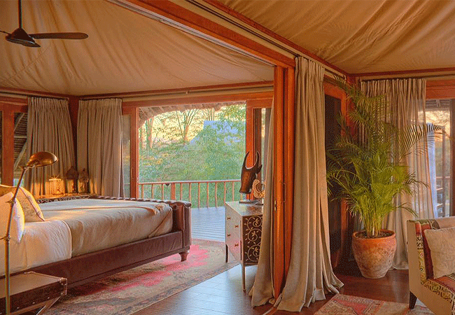 finch-hattons-camp-presidential-suite-tsavo-west-national-park-kenya-safari-holiday Finch Hattons Camp Presidential Suite