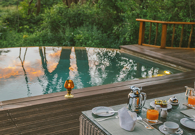 finch-hattons-camp-presidential-suite-tsavo-west-national-park-pool-breakfast Finch Hattons Camp Presidential Suite Tsavo West National Park