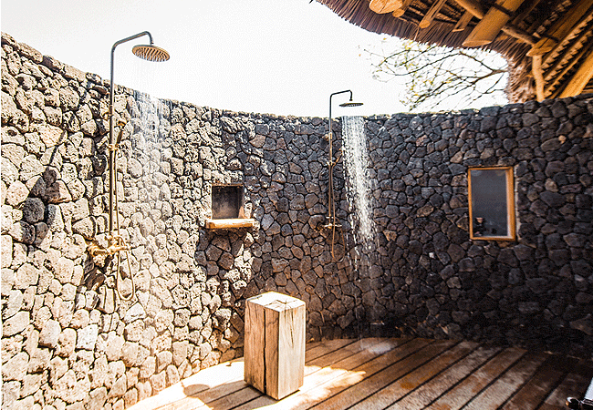 finch-hattons-presidential-suite-tsavo-west-national-park-outdoor-showers Finch Hattons Camp Presidential Suite