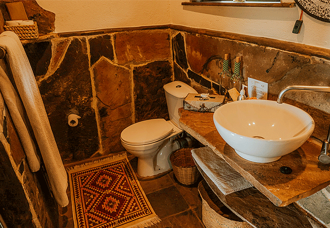soroi-leopard-lair-cottages-lumo-conservancy-tsavo-west-national-park-en-suite-bathroom-&-shower Soroi Leopard Lair Cottages Lumo Conservancy Tsavo West National Park