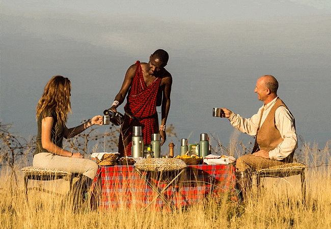 chyulu-club-luxury-safari-lodge-bush-breakfast-enjoying-a-meal-outdoors-in-the-chyulu-hills-wilderness Chyulu Club Luxury Safari Lodge