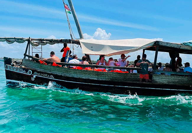 kisite-mpunguti-marine-park-kenya-dhow-boat-tours Kisite Mpunguti Marine Park & Reserve Kenya