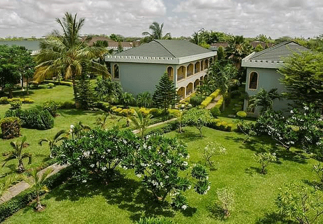 palm-oasis-resort-garissa-hotel-has-beautiful-grounds-and-spacious-rooms-best-hotel-in-garissa Palm Oasis Resort Garissa Kenya
