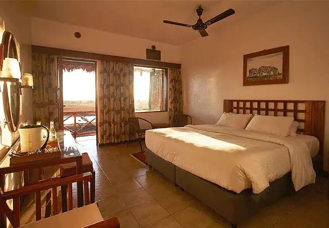 3-day-ngutuni-lodge-ziwani-voyager-camp-safari-ngutuni-safari-lodge-tsavo-east-national-park-double-room 3 Day Ngutuni Lodge & Ziwani Voyager Camp Safari