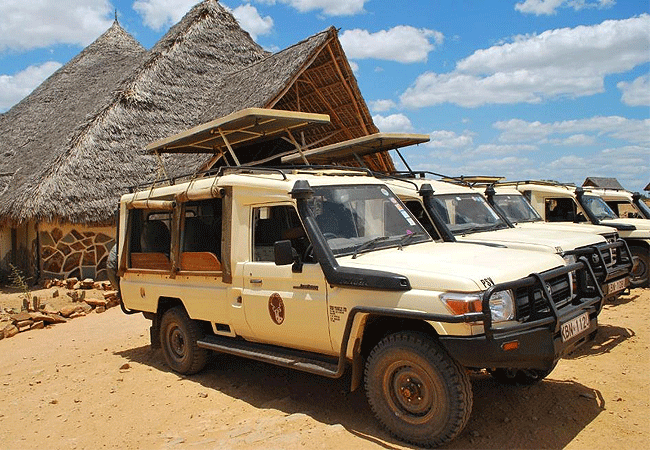 kudu-safari-camp -tsavo-east-national-park-safari-vehicles Kudu Safari Camp Tsavo East National Park