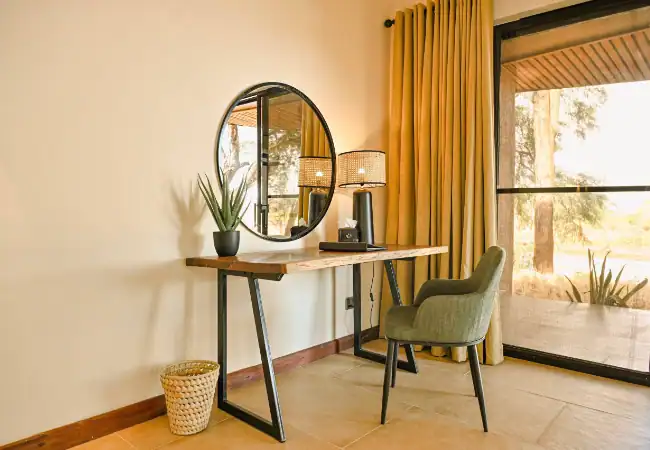 soroi-samburu-lodge-superior-room-writing-desk-and-chair Soroi Samburu Lodge Samburu National Reserve