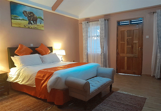 Penety Amboseli Resort Kimana | Room Prices | Facilities & Activities