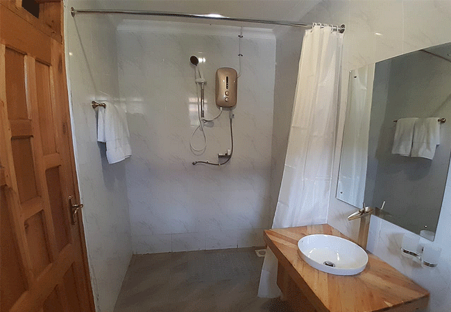 Penety Amboseli Resort Kimana | Room Prices | Facilities & Activities
