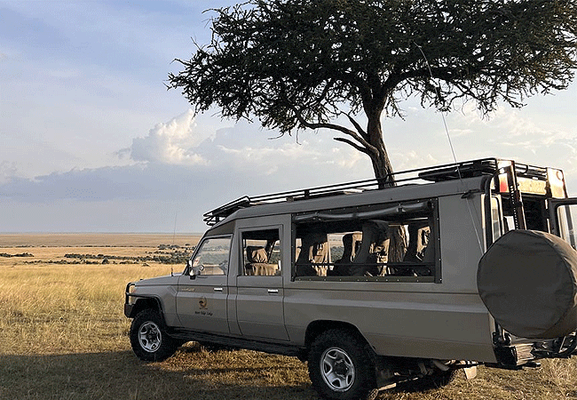 river-edge-lodge-masai-mara-national-reserve-game-drive-vehicle River Edge Lodge, Masai Mara National Reserve