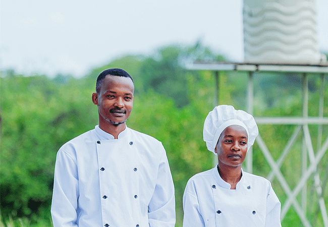 nyssa-balloon-safaris-tanzania-ballon-offers-a-champagne-bush-breakfast-after-the-flight-often-featuring-a chef-prepared-meal Nyssa Balloon Safaris Tanzania