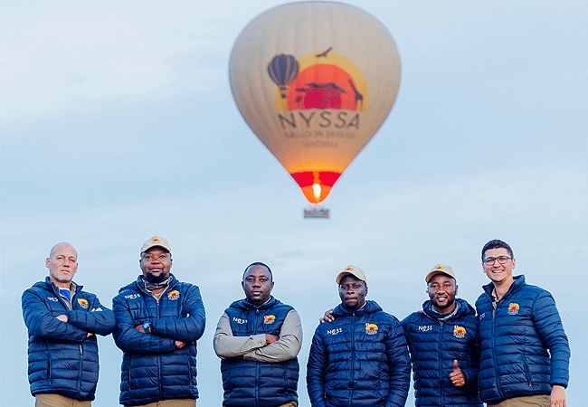 nyssa-balloon-safaris-tanzania-ballon-team-staff-of-20-25-people-who-do- the-launch-and recovery Nyssa Balloon Safaris Tanzania